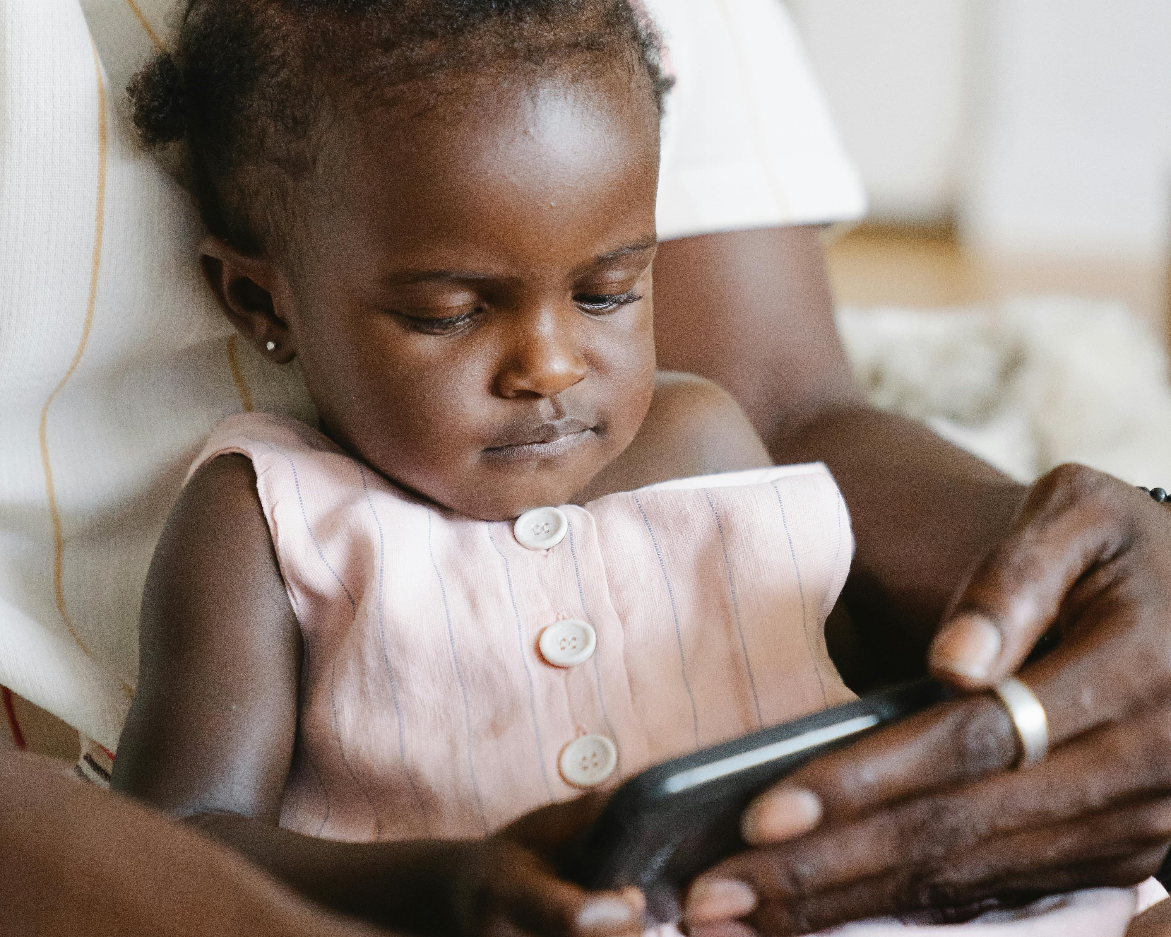 Screen Time vs Sensory Play: What Babies Really Need in Their First Year
