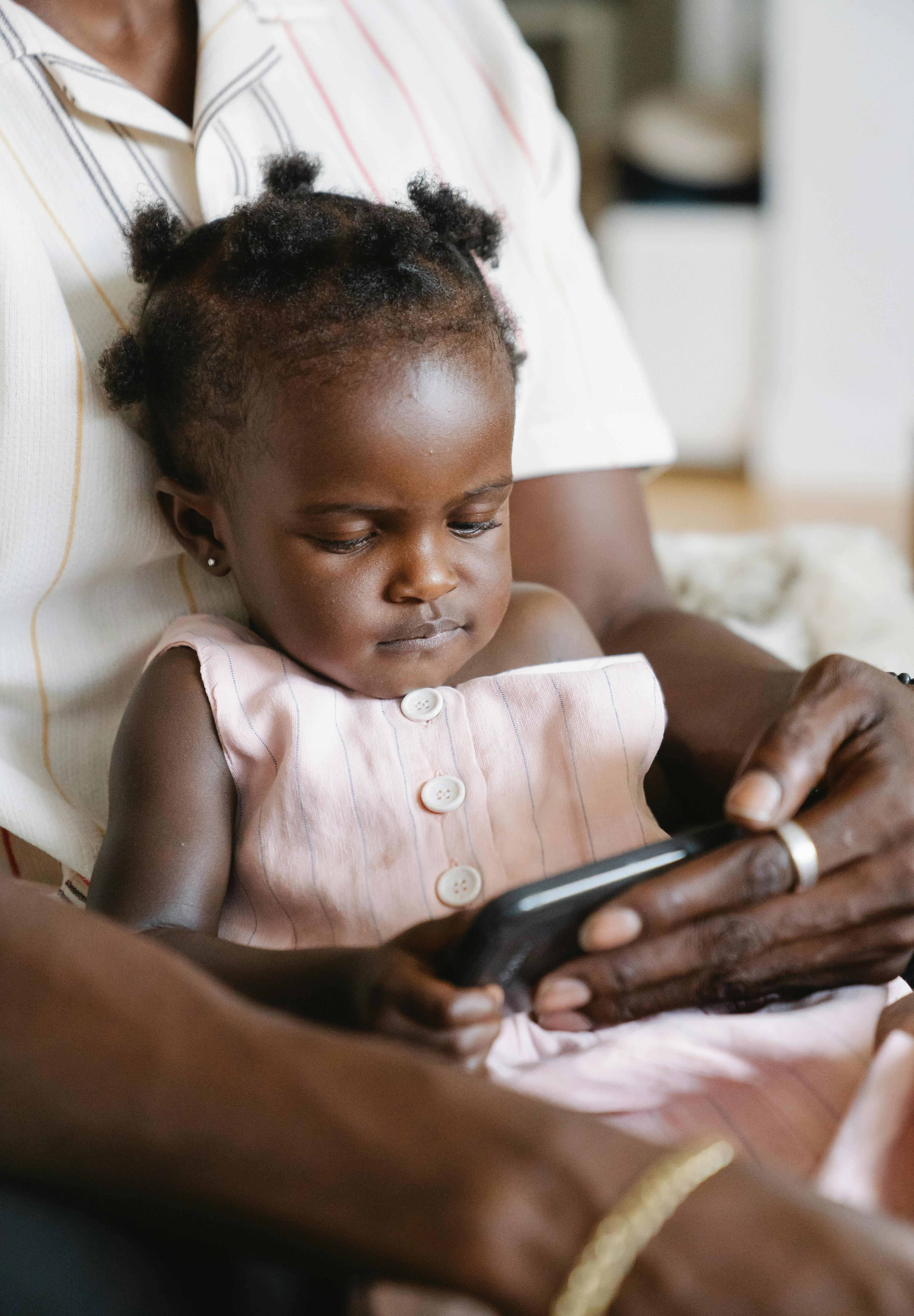 Screen Time vs Sensory Play: What Babies Really Need in Their First Year